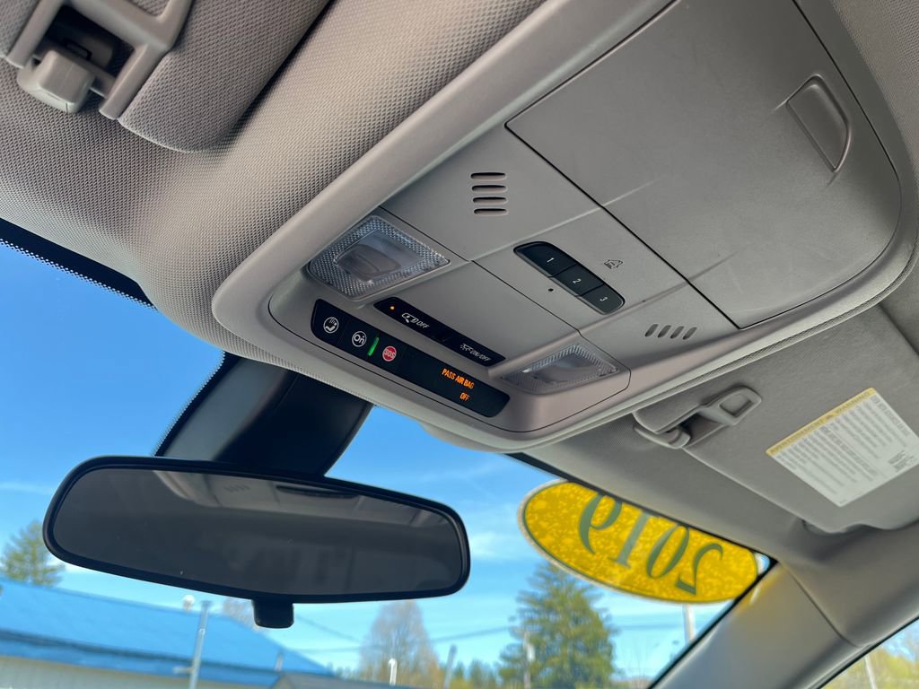 Used 2019 Chevrolet Equinox LT AWD/4WD image 20