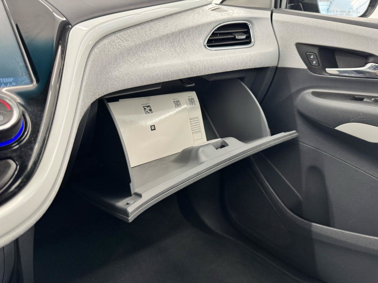 Used 2018 Chevrolet Bolt LT FWD image 24