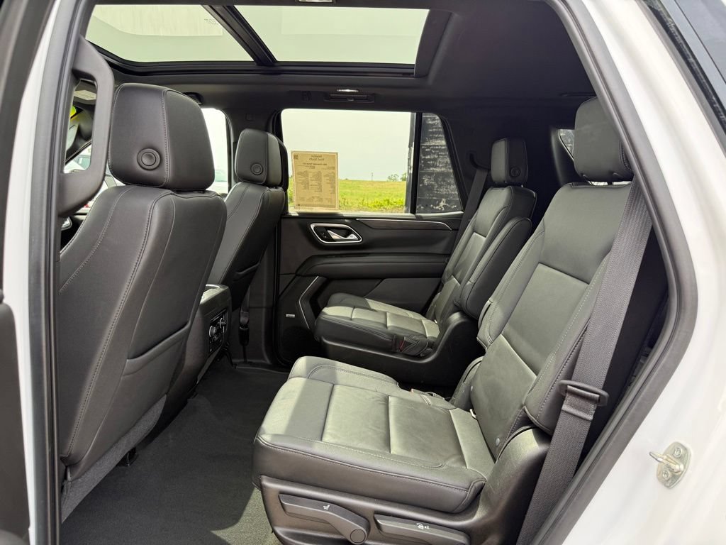 Used 2021 Chevrolet Tahoe Z71 w/ Z71 Off-Road Package AWD/4WD image 11