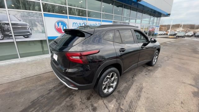 Certified 2025 Chevrolet Trax LT w/ LT Convenience Package image 8