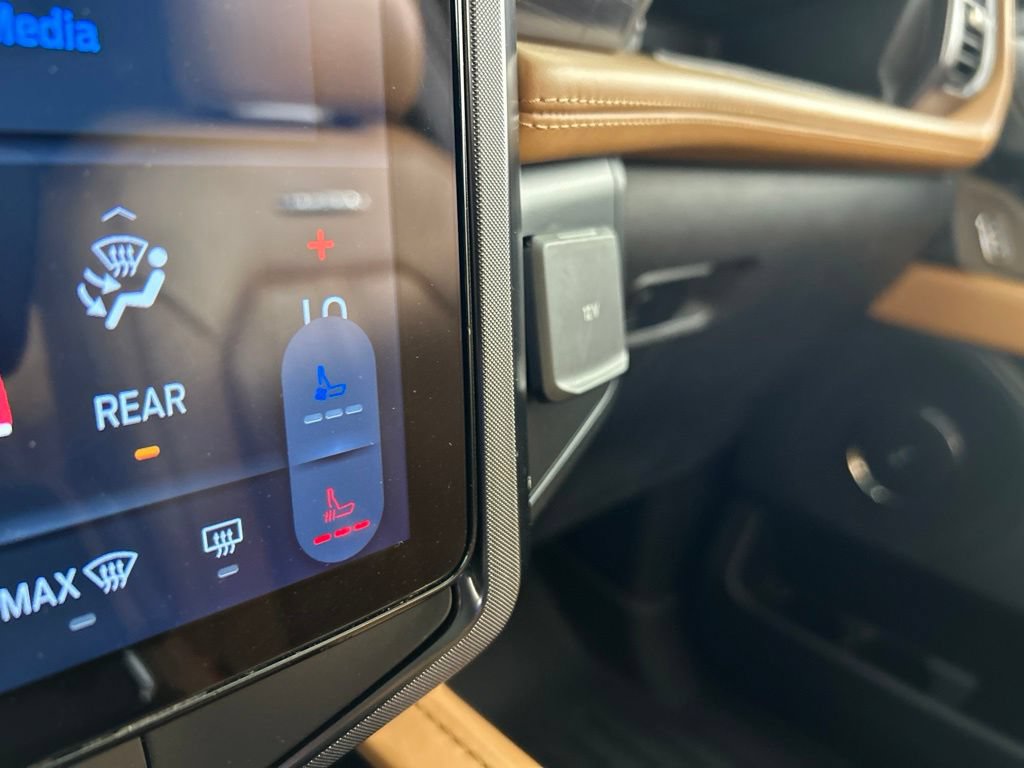 Used 2022 Ford Expedition Max Platinum AWD/4WD image 23