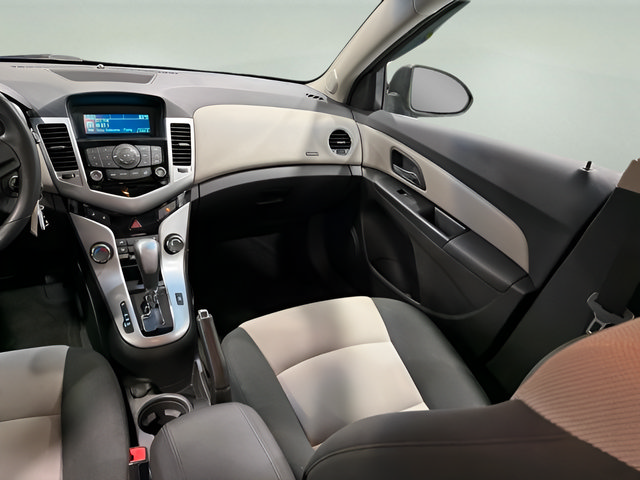 Used 2012 Chevrolet Cruze LS FWD image 21