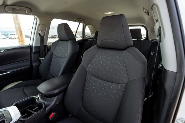 Used 2024 Toyota RAV4 XLE image 25