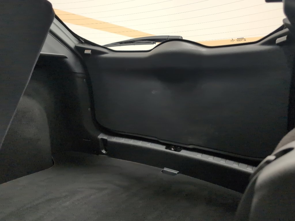 Used 2018 Nissan Kicks S image 16