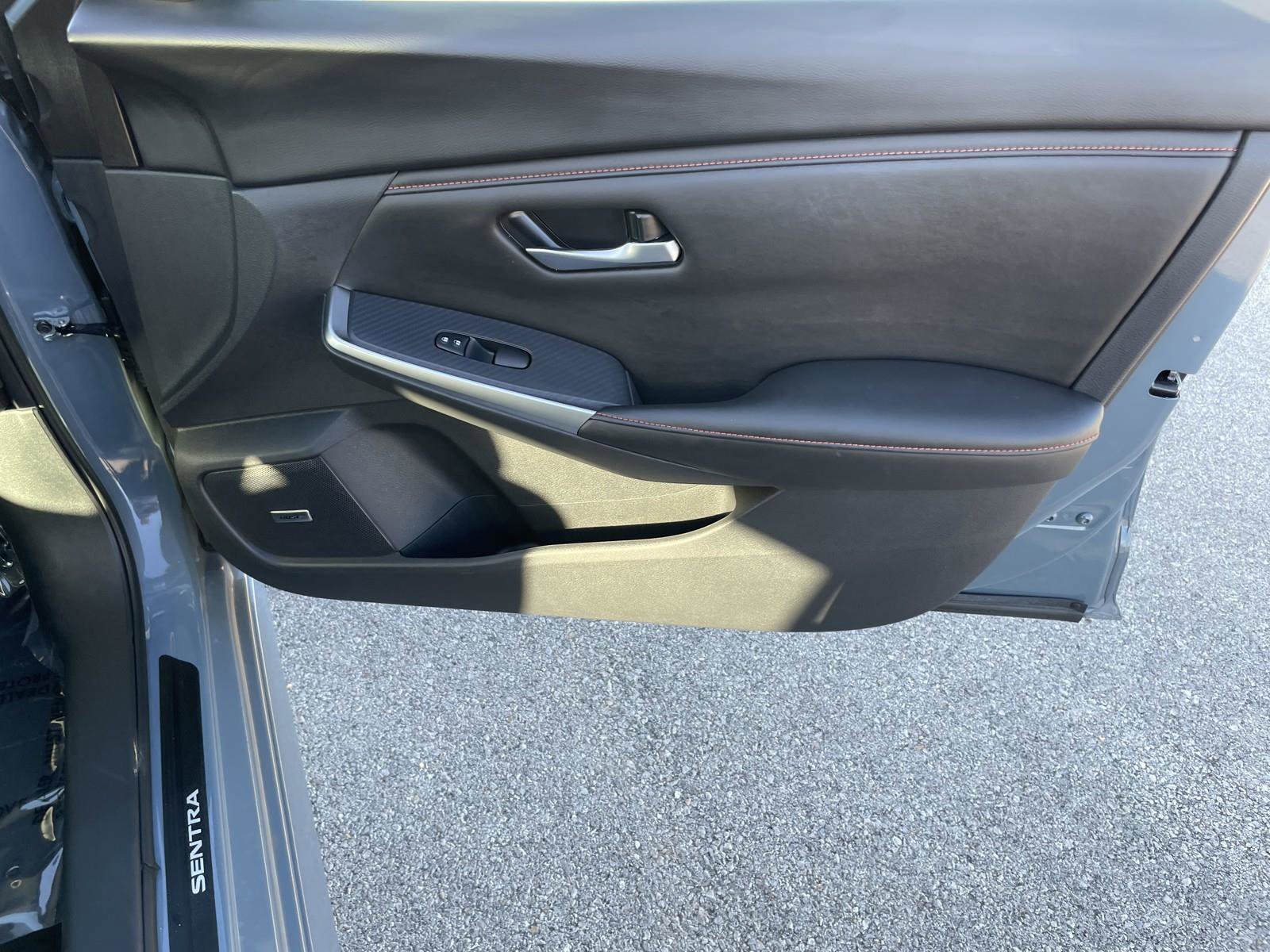 Used 2024 Nissan Sentra SR w/ SR Premium Package image 28