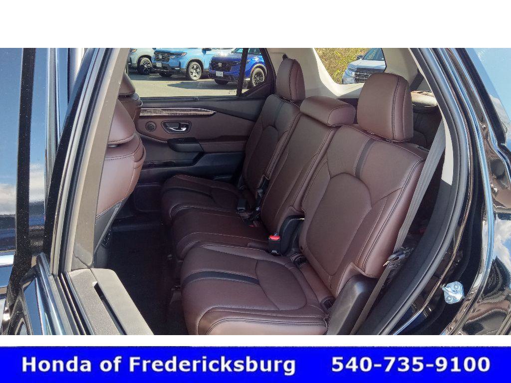 Certified 2025 Honda Pilot Elite image 28