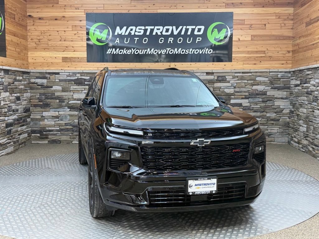Used 2025 Chevrolet Traverse RS w/ LPO, Floor Liner Package AWD/4WD image 4