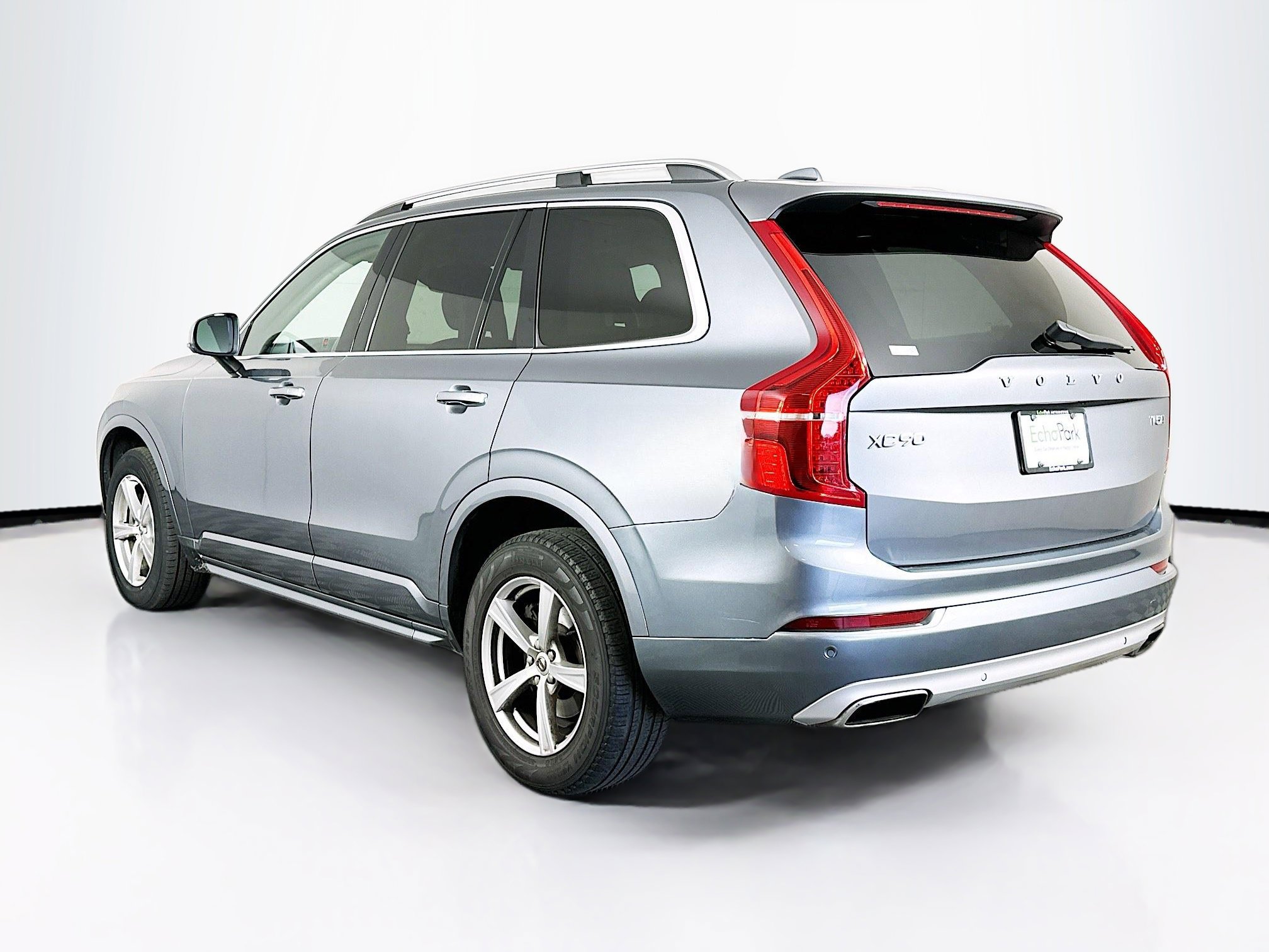 Used 2016 Volvo XC90 T5 Momentum image 5