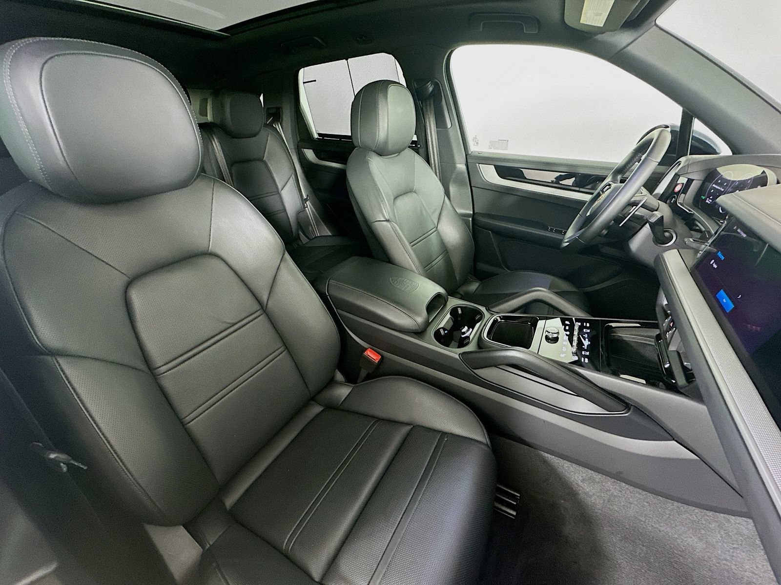 Used 2025 Porsche Cayenne E-Hybrid AWD/4WD image 47