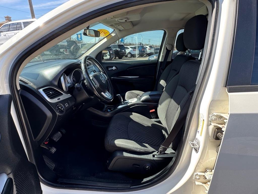 Used 2018 Dodge Journey SXT w/ Premium Group FWD image 6