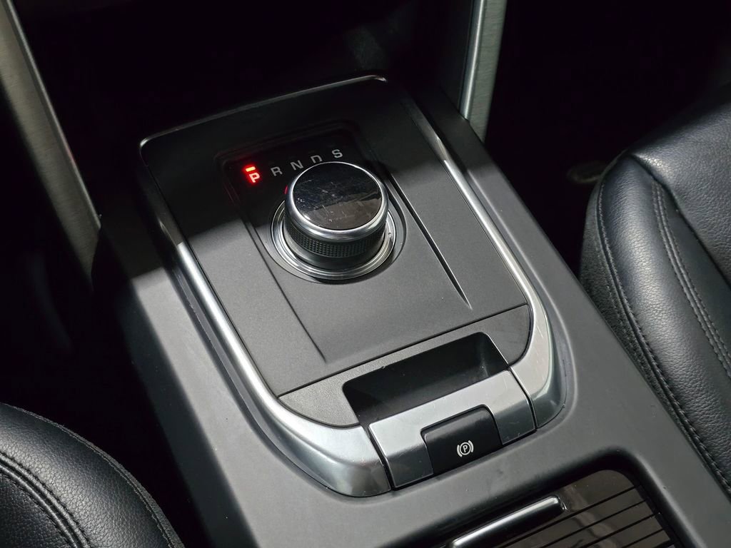 Used 2019 Land Rover Discovery Sport SE AWD/4WD image 15