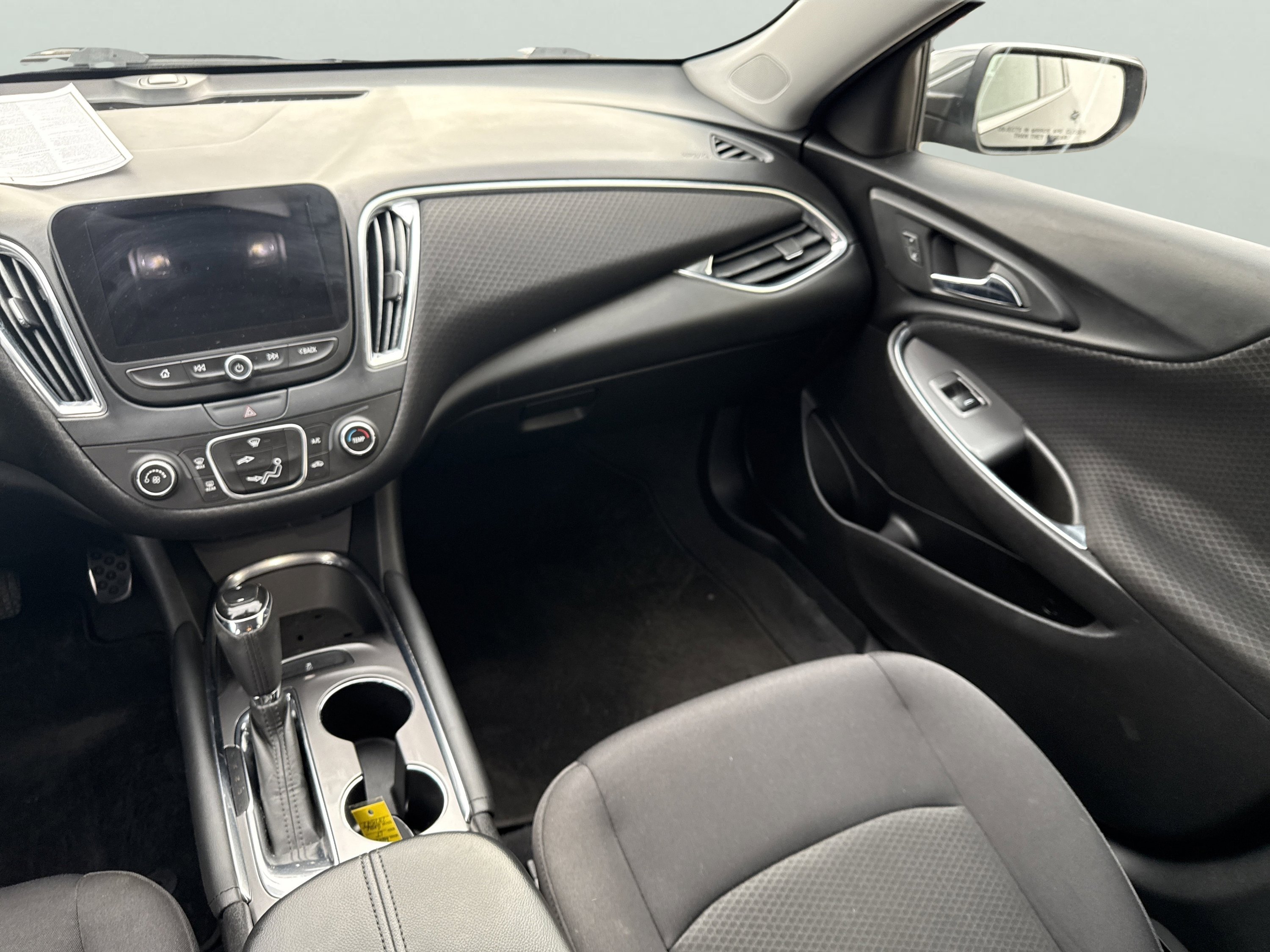 Used 2017 Chevrolet Malibu LT image 13