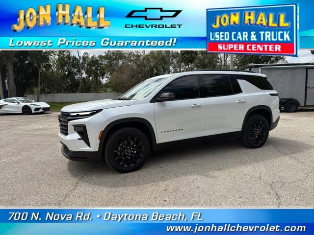 Used 2024 Chevrolet Traverse LT w/ Enhanced Driving Package image 2