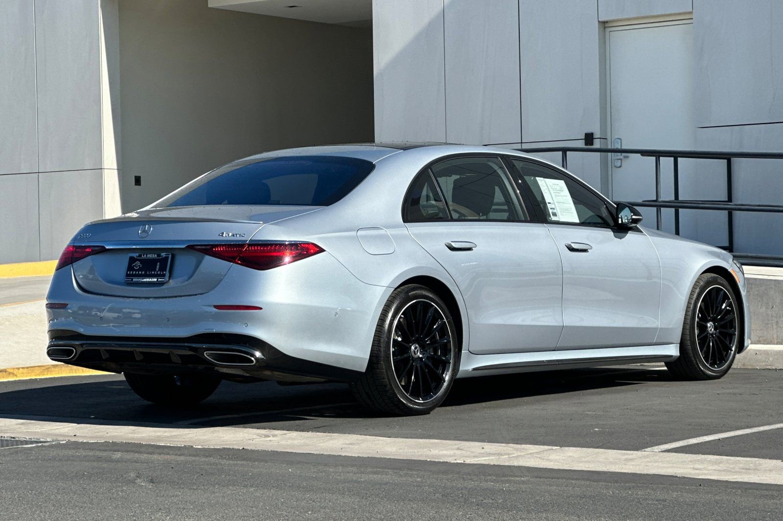 Used 2023 Mercedes-Benz S 500 4MATIC image 3