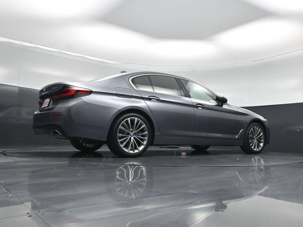 Used 2022 BMW 530e w/ Convenience Package RWD image 46
