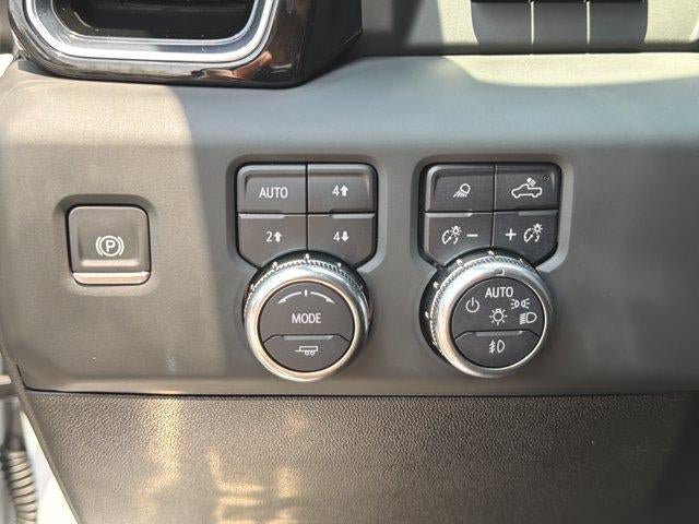 Used 2024 GMC Sierra 2500 Denali Ultimate AWD/4WD image 32