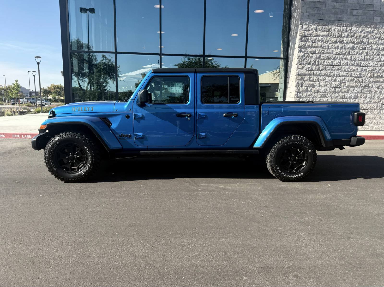 Used 2021 Jeep Gladiator Sport AWD/4WD image 12