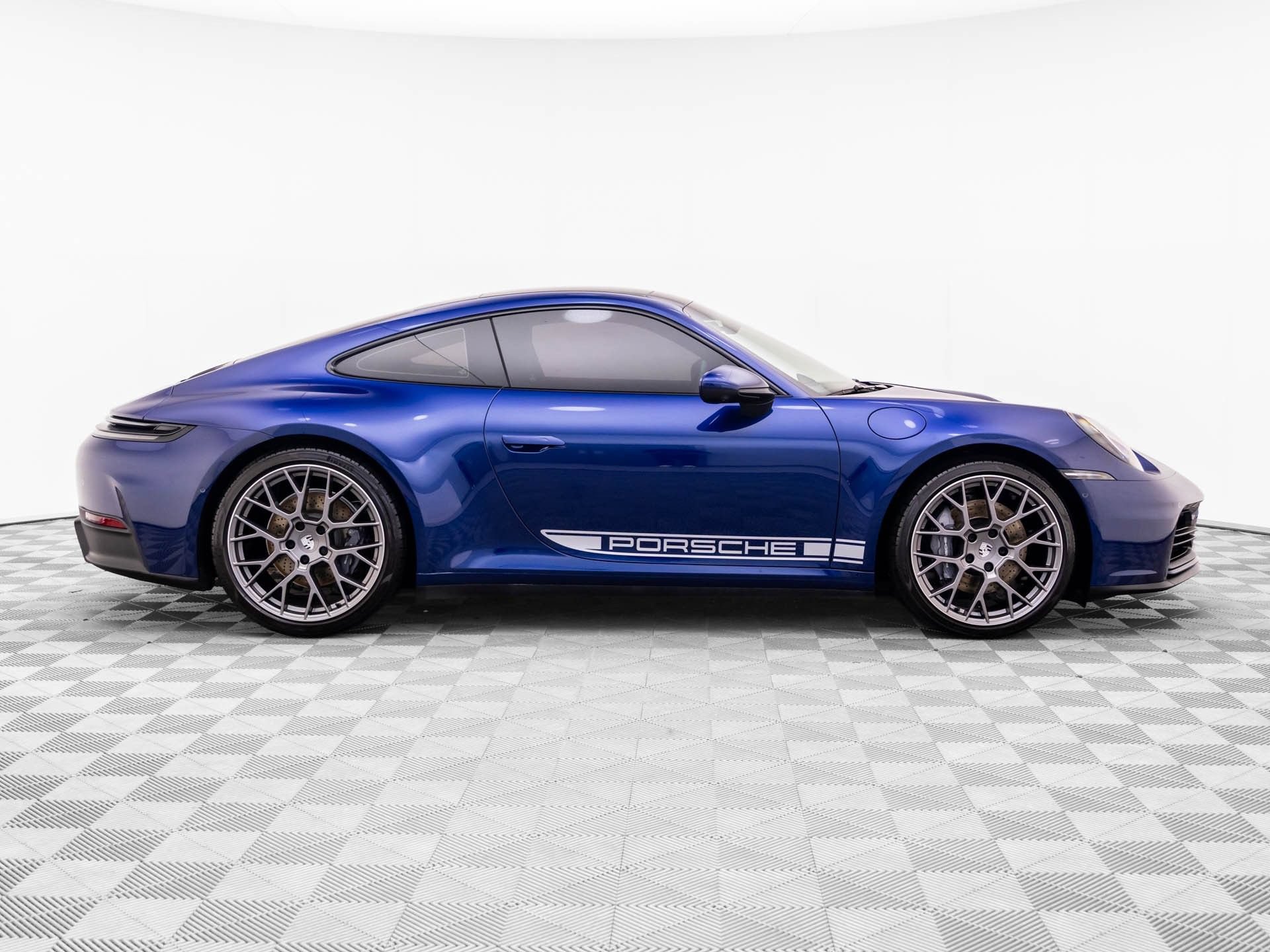 Certified 2025 Porsche 911 Carrera RWD image 7