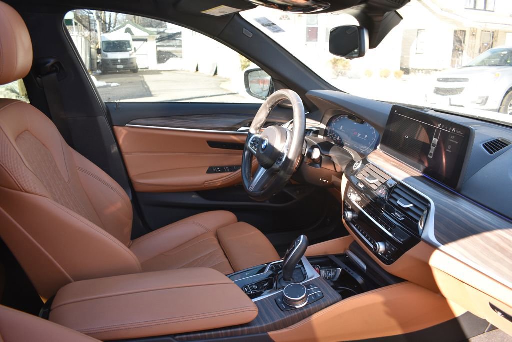 Used 2023 BMW 540i w/ M Sport Package RWD image 20