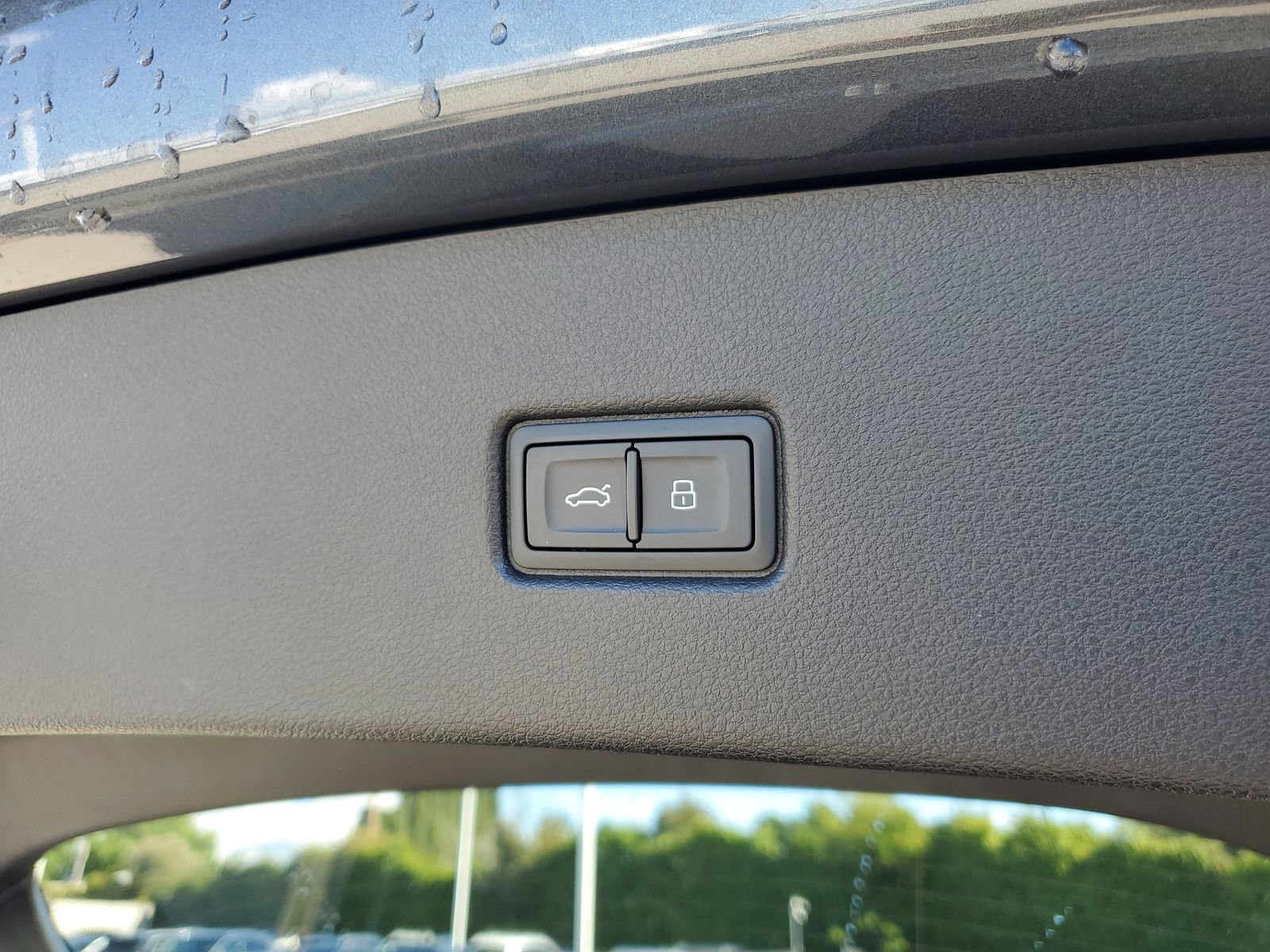 Used 2025 Audi SQ5 Premium Plus w/ Premium Plus Package image 9