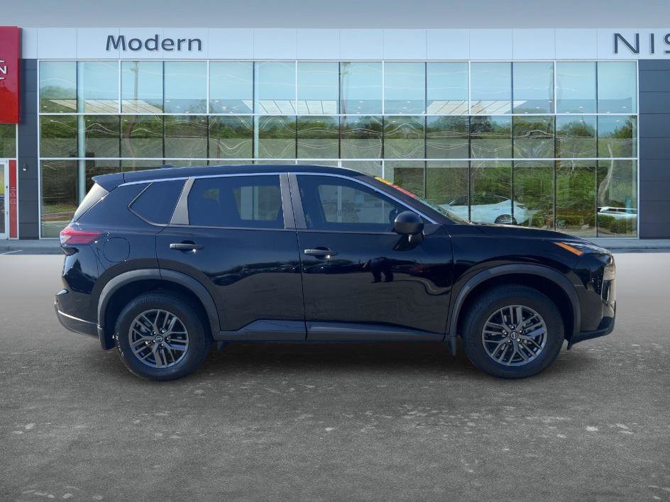 Certified 2025 Nissan Rogue S FWD image 4