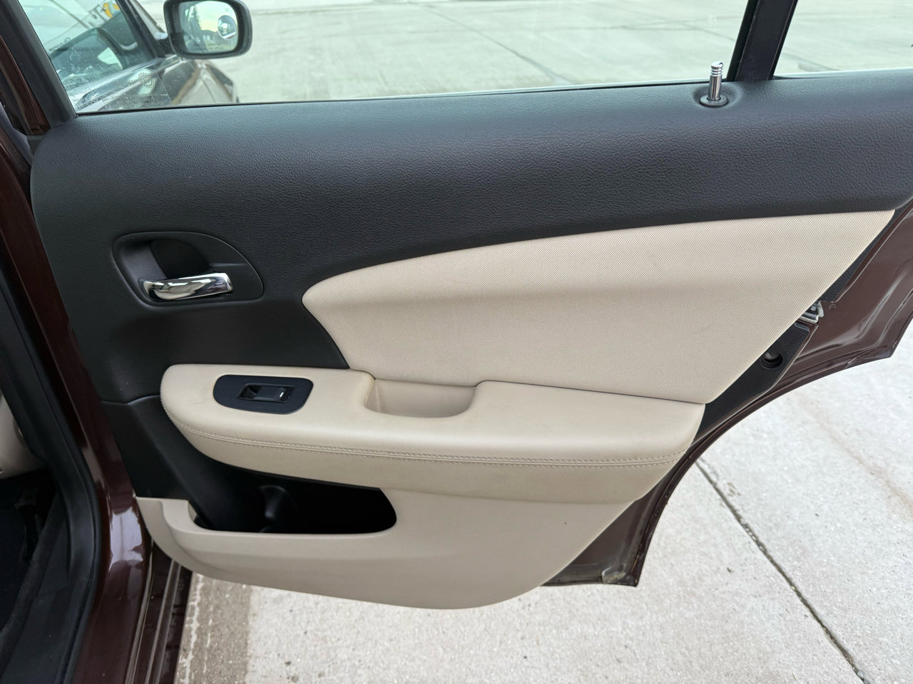 Used 2012 Chrysler 200 Touring image 17