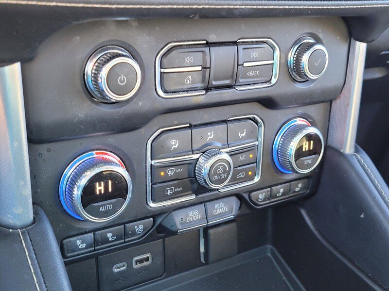 Used 2021 GMC Yukon SLT w/ Rear Media and Nav Package image 23
