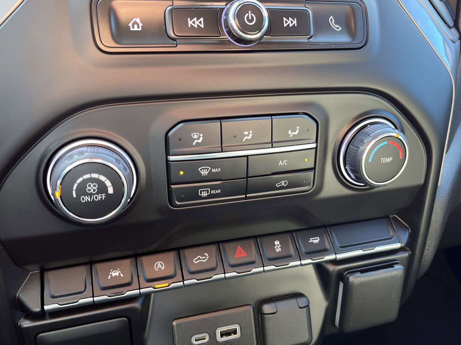 Used 2023 Chevrolet Silverado 1500 Custom image 35