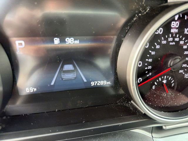 Used 2023 Kia Carnival LX FWD image 17