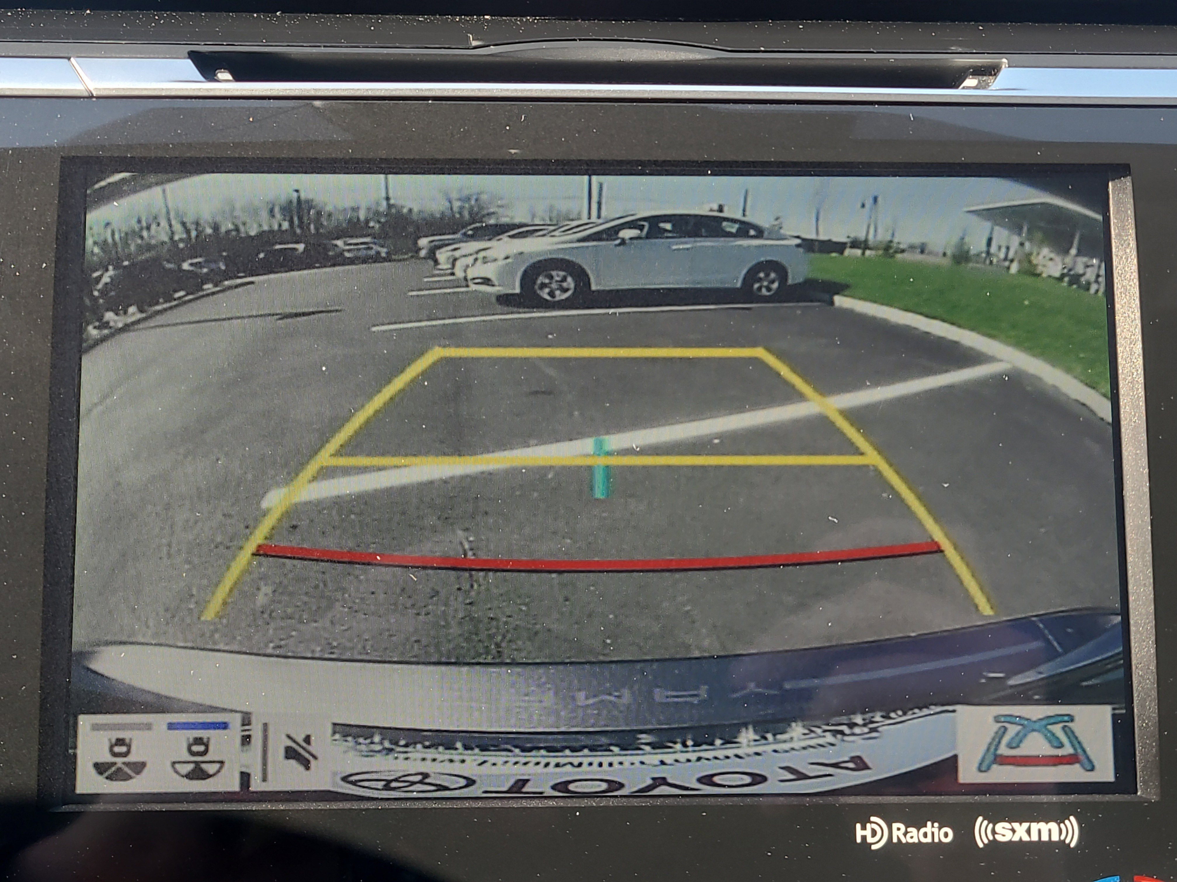 Used 2020 Toyota Camry XLE image 26