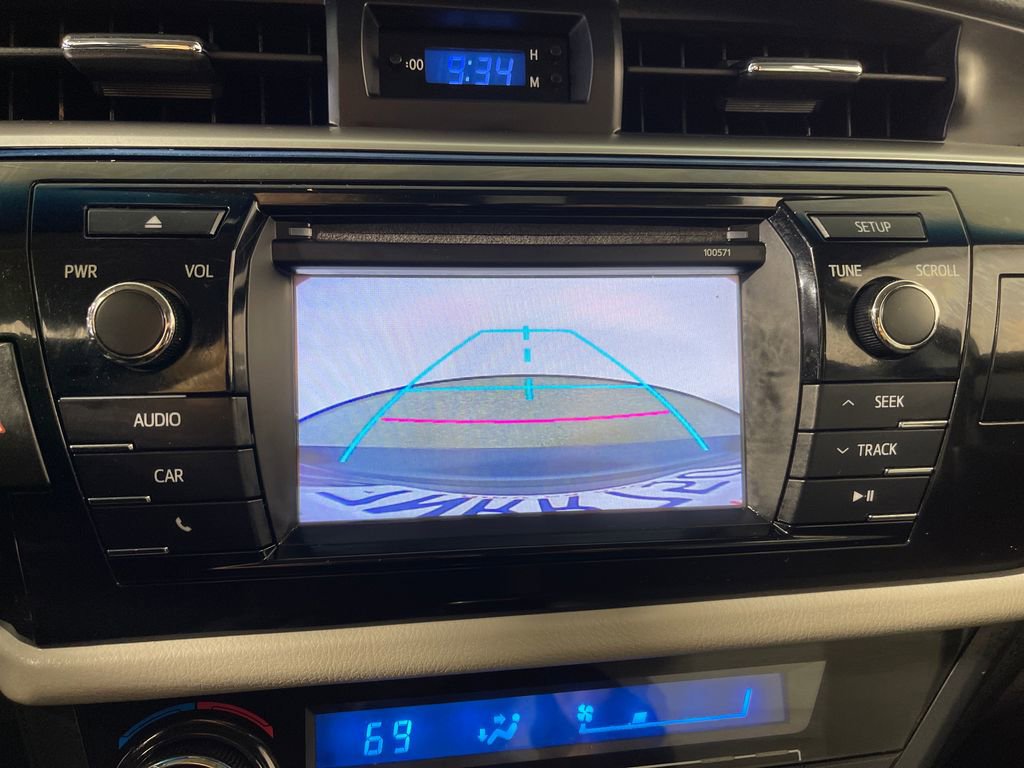Used 2016 Toyota Corolla LE FWD image 21