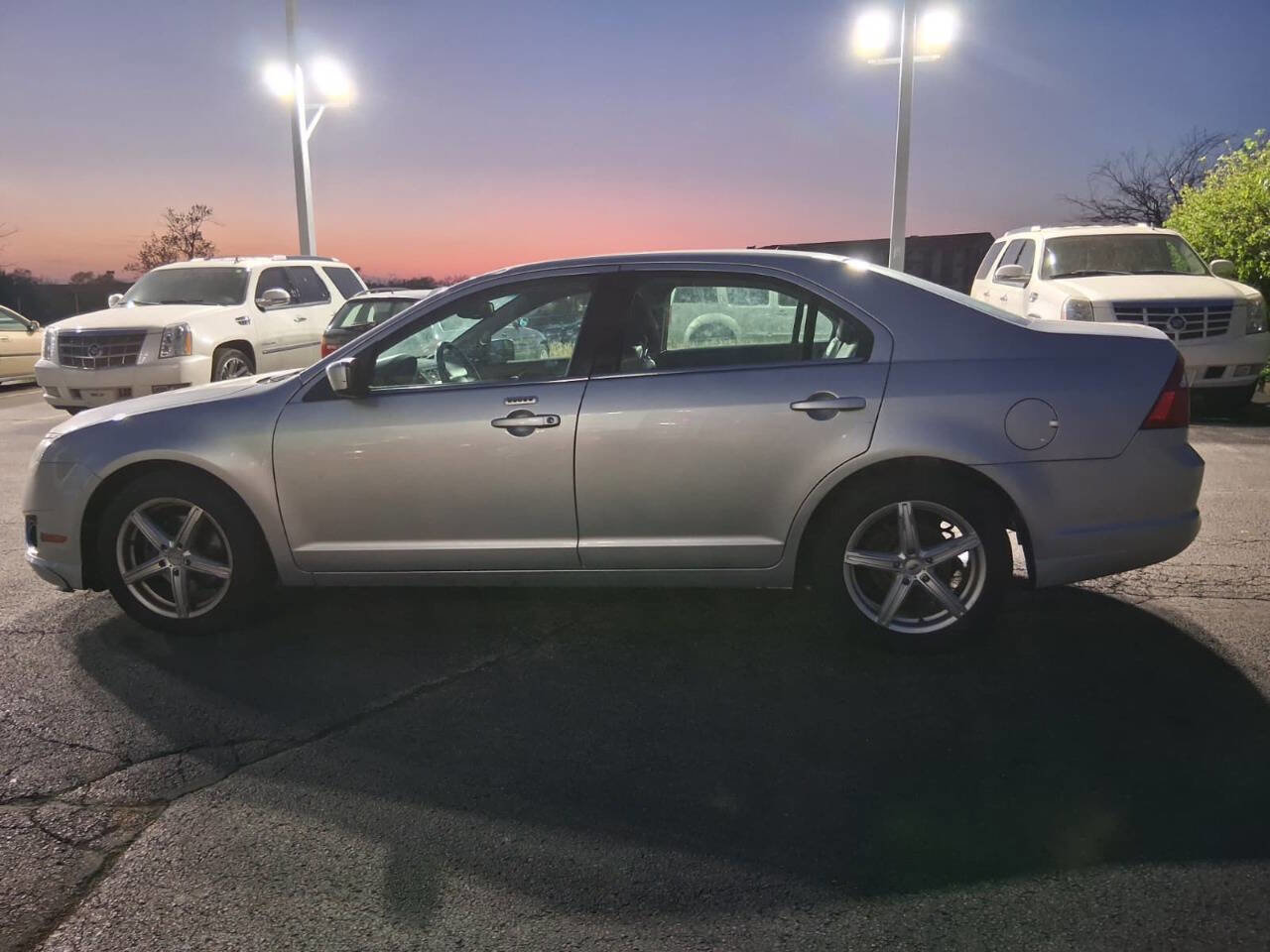 Used 2012 Ford Fusion SEL FWD image 4