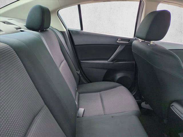 Used 2013 MAZDA MAZDA3 i Sport image 17