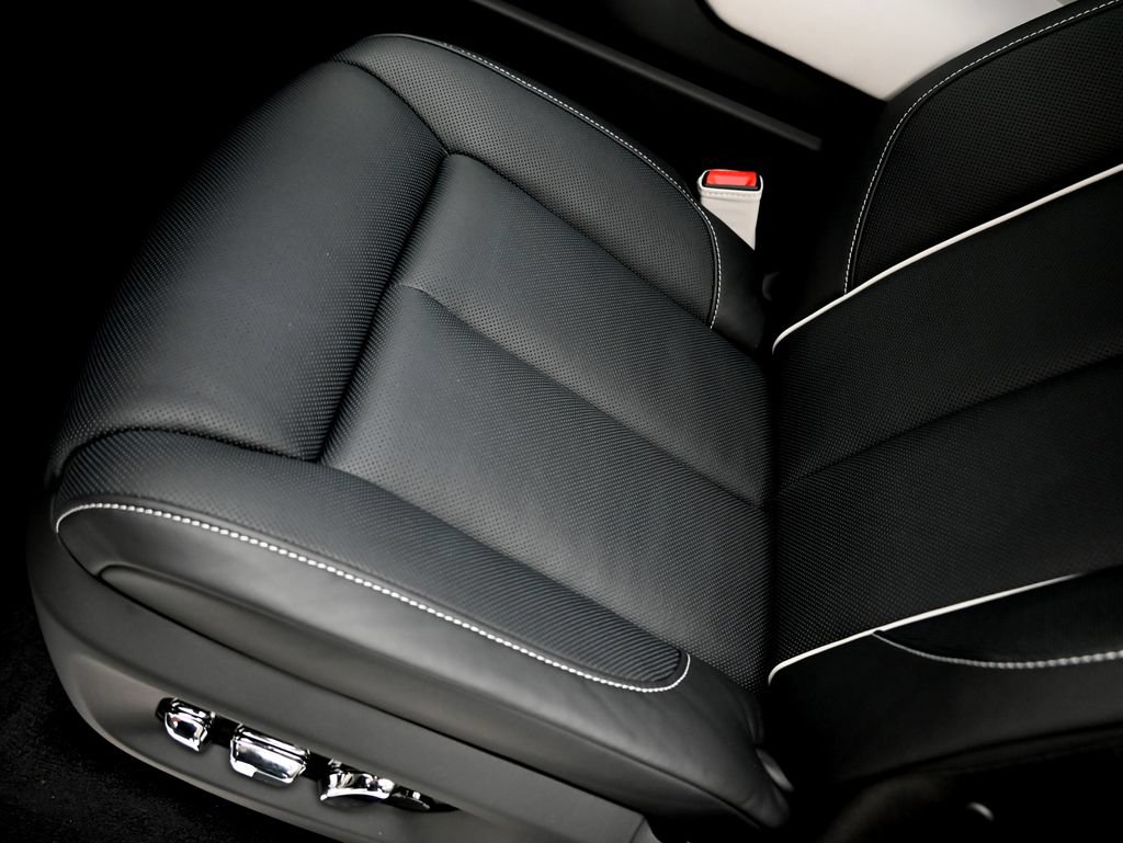 New 2027 Rolls-Royce Cullinan Black Badge AWD/4WD image 24