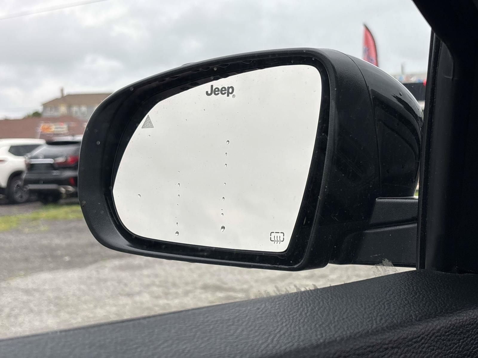 Used 2022 Jeep Compass Trailhawk AWD/4WD image 30