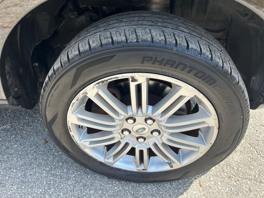 Used 2012 Land Rover LR4 HSE LUX AWD/4WD image 26