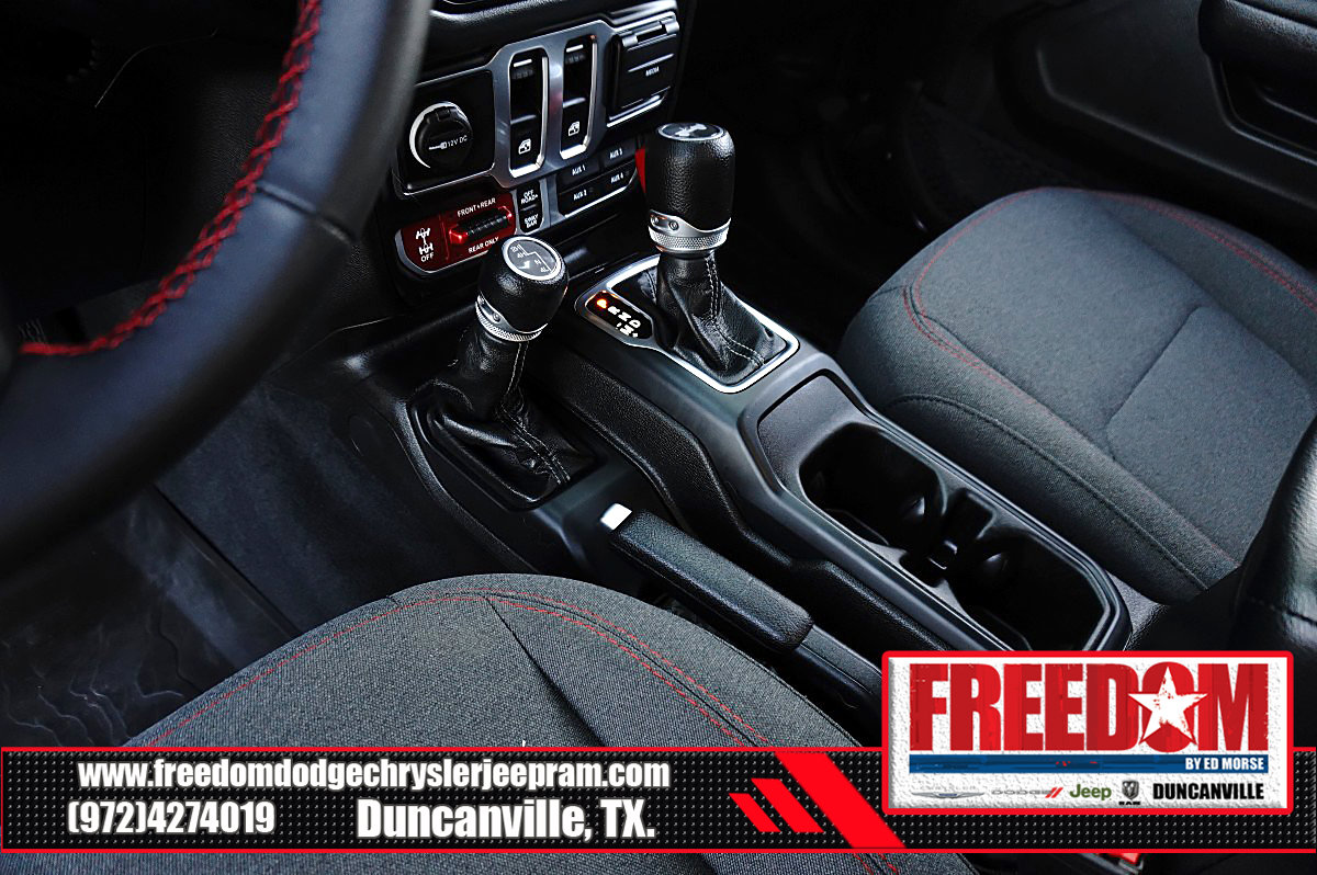 Used 2024 Jeep Wrangler Rubicon AWD/4WD image 30
