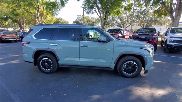 Used 2023 Toyota Sequoia Limited image 9