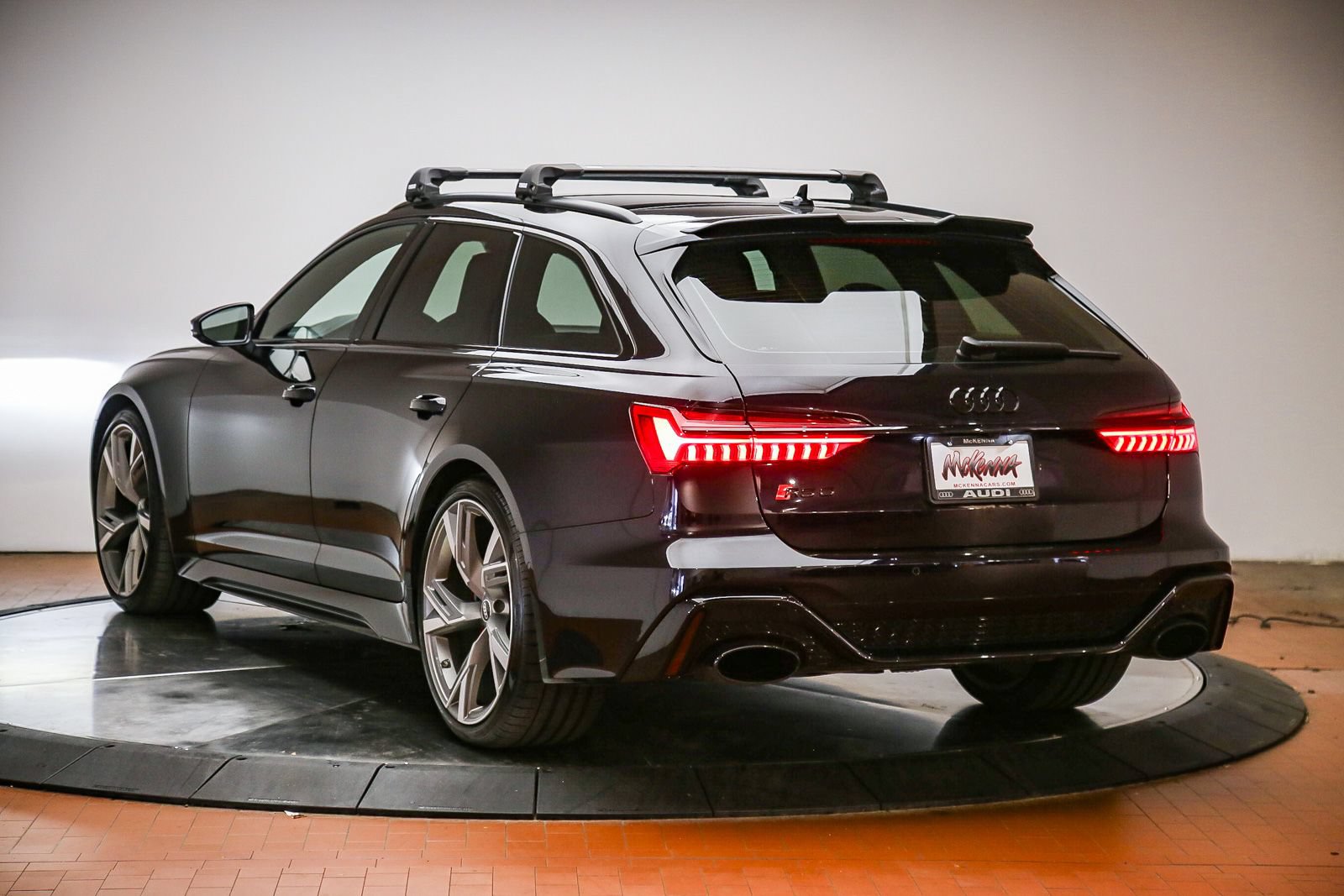 Certified 2021 Audi RS 6 w/ Executive Package AWD/4WD image 9