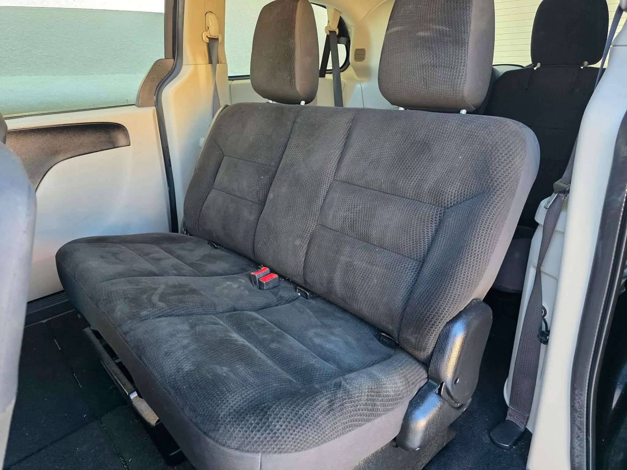 Used 2018 Dodge Grand Caravan SE image 12