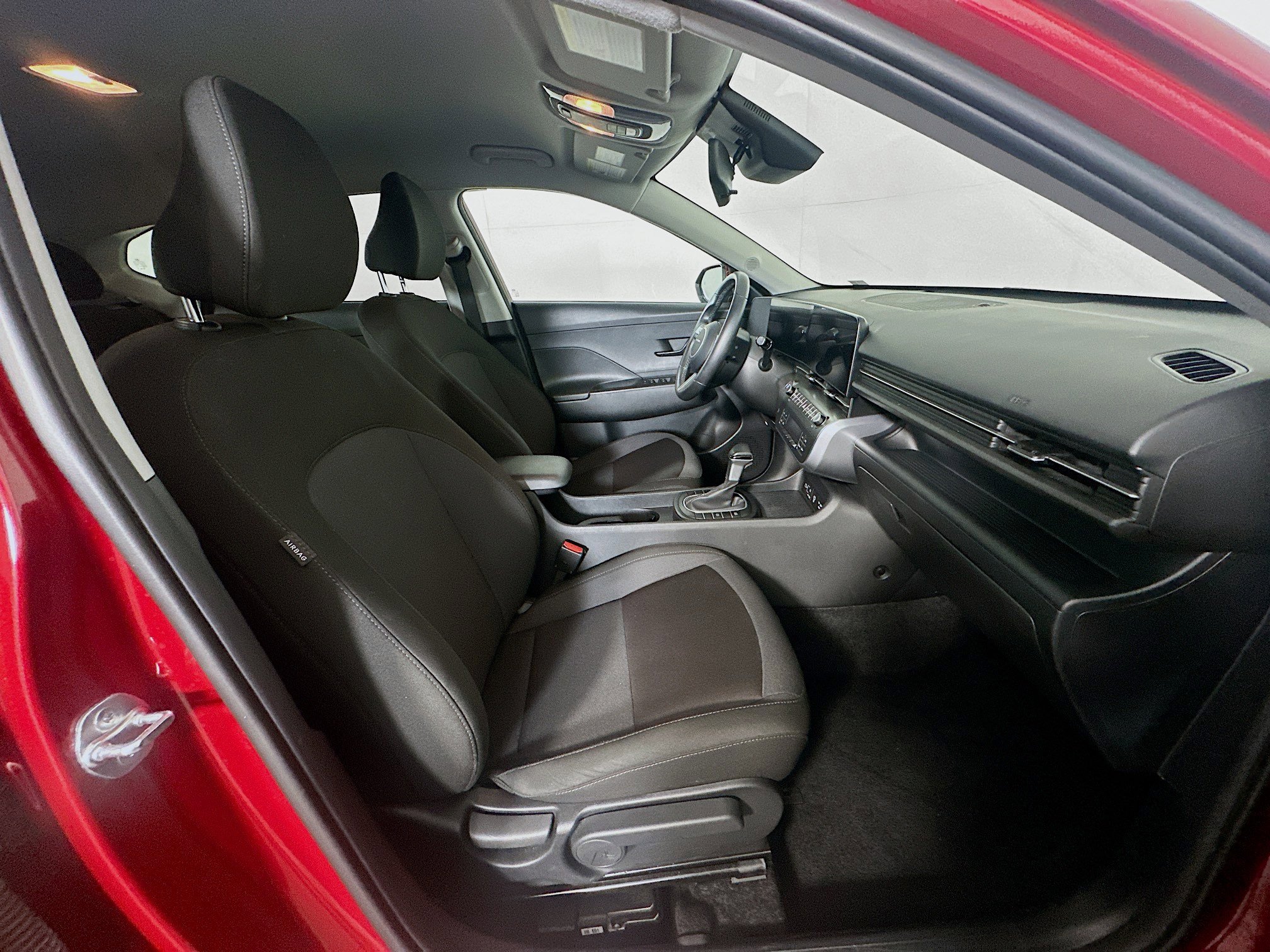 Used 2025 Hyundai Kona SEL image 32