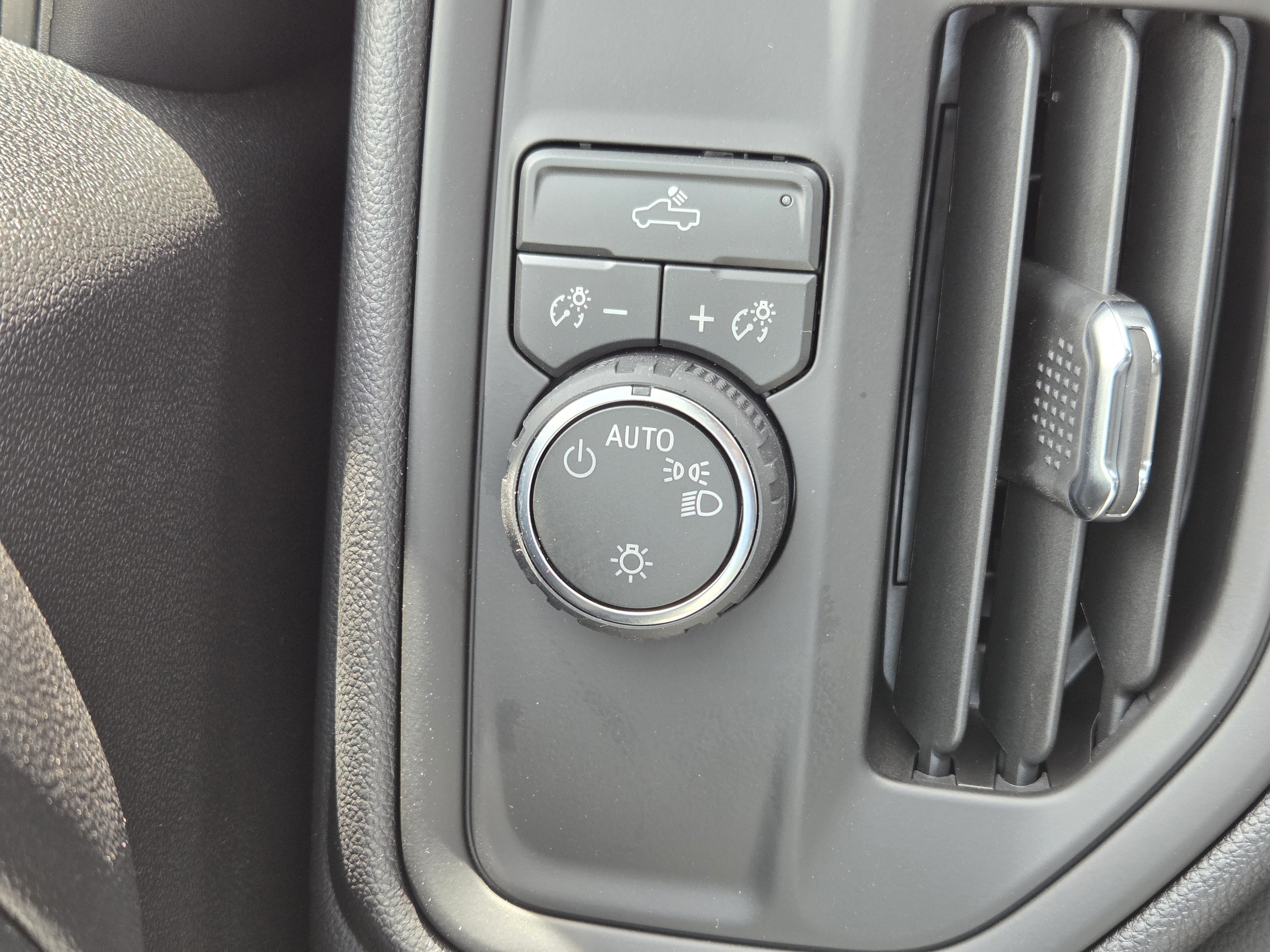 New 2026 Chevrolet Silverado 1500 Custom RWD image 15