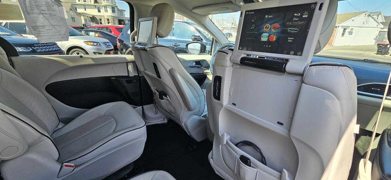 Used 2018 Chrysler Pacifica Limited w/ Advanced Safetytec Group image 25