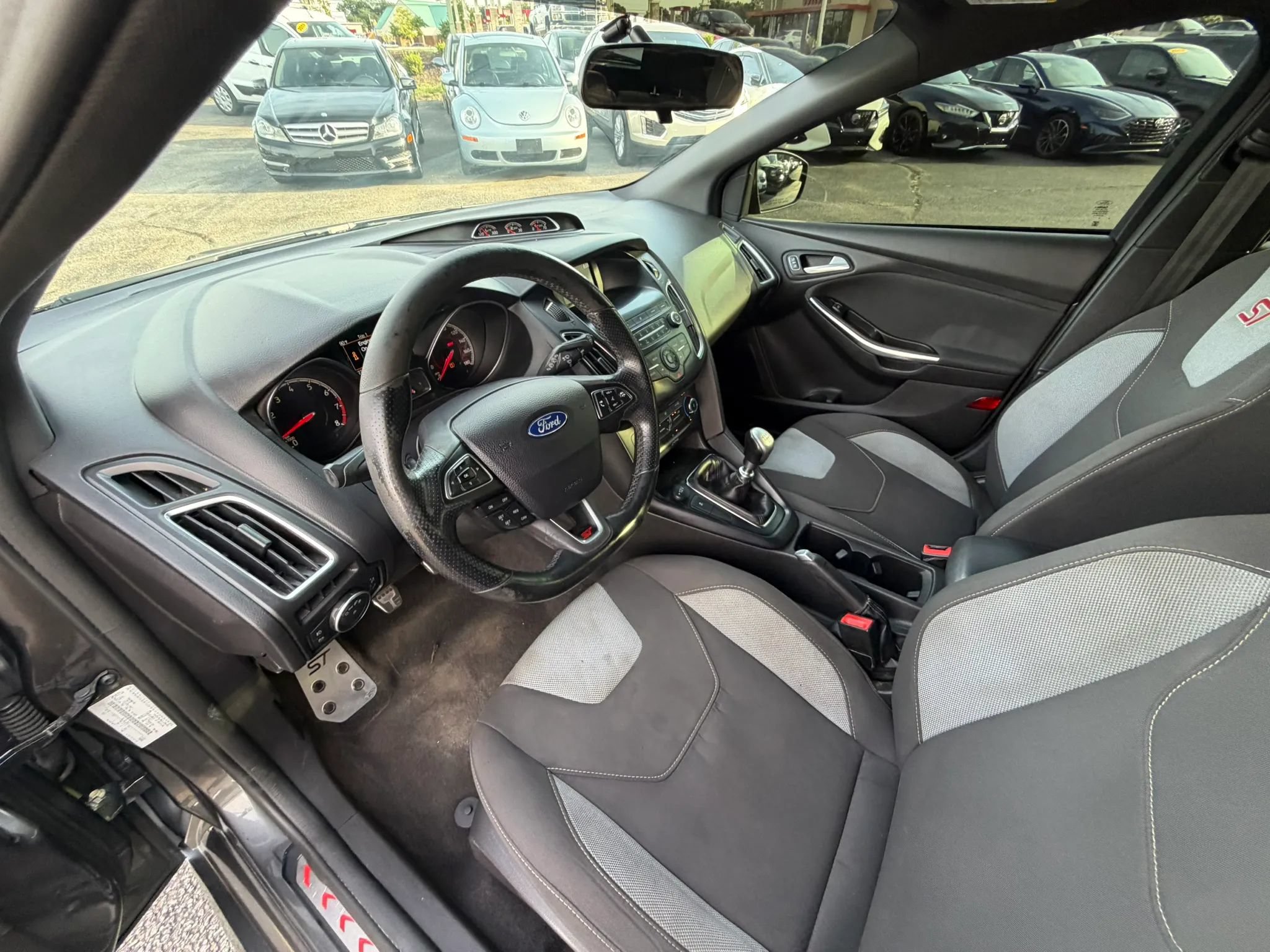Used 2018 Ford Focus ST FWD image 15