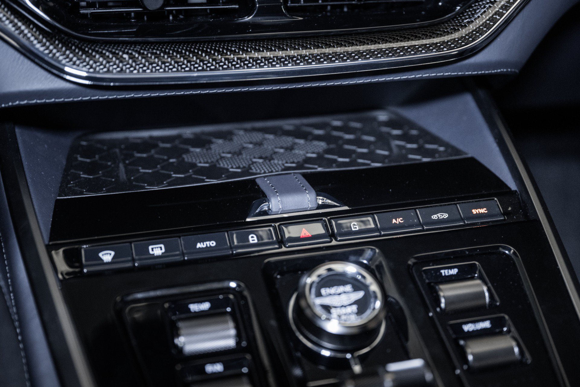 New 2025 Aston Martin DBX 707 AWD/4WD image 32
