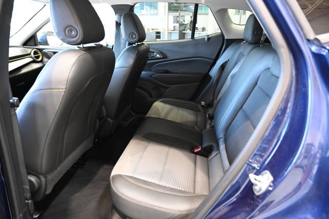 Used 2024 Chevrolet Trax LT w/ Driver Confidence Package FWD image 11