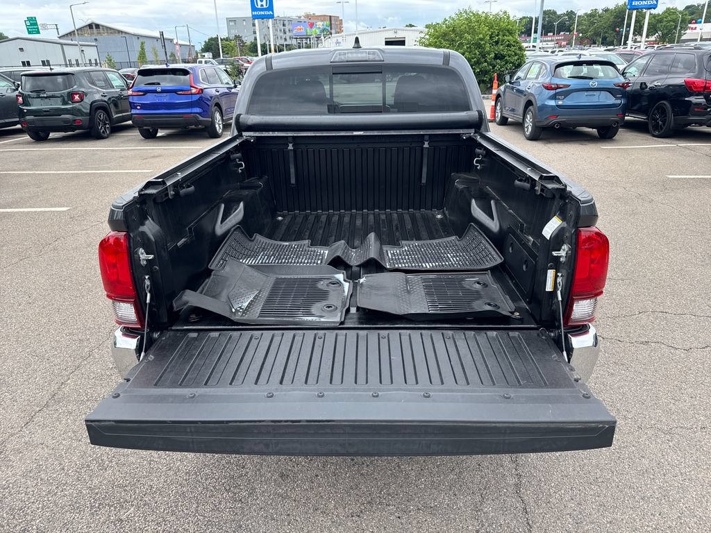Used 2023 Toyota Tacoma SR5 AWD/4WD image 8