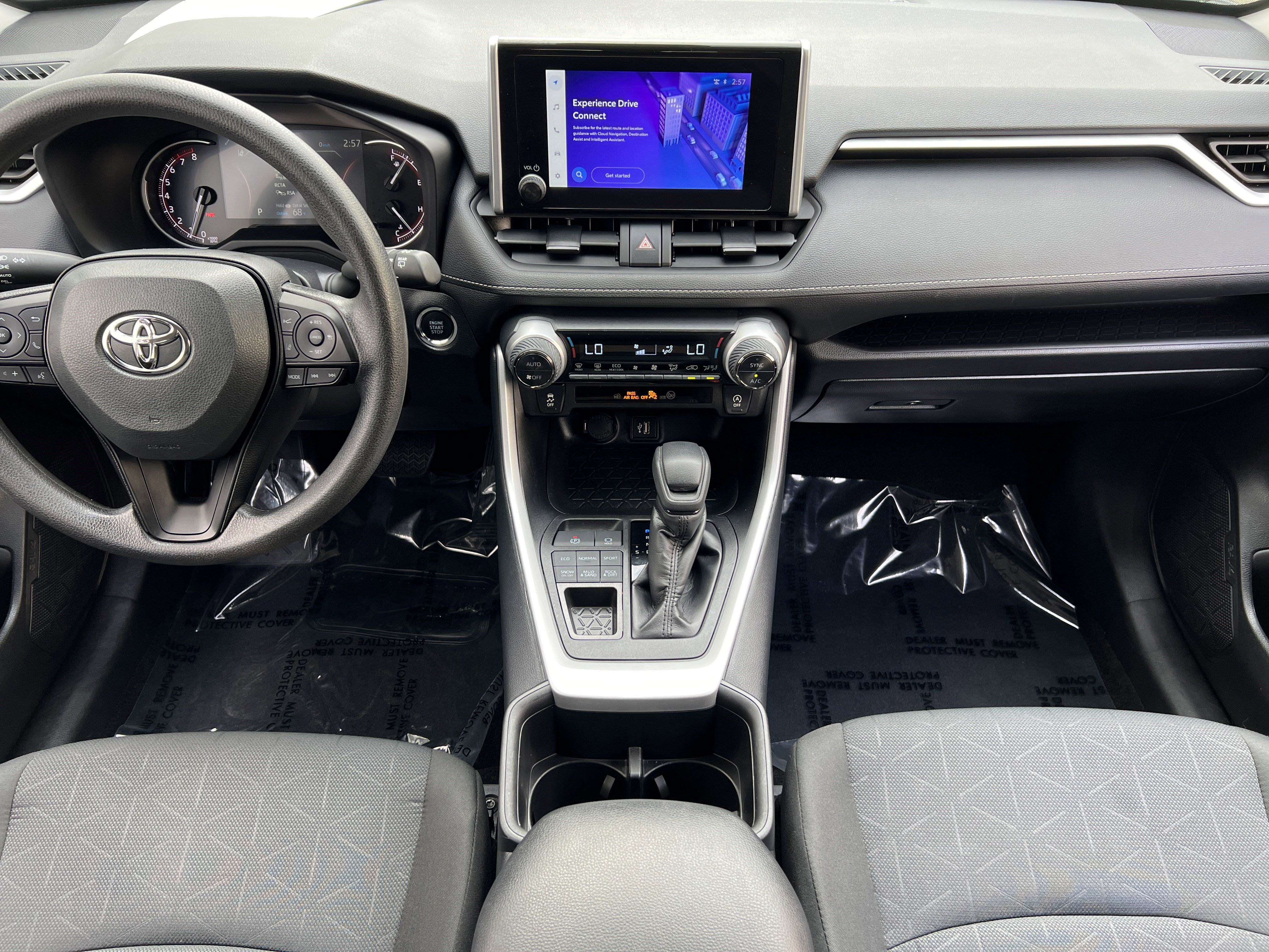 Used 2025 Toyota RAV4 XLE AWD/4WD image 32