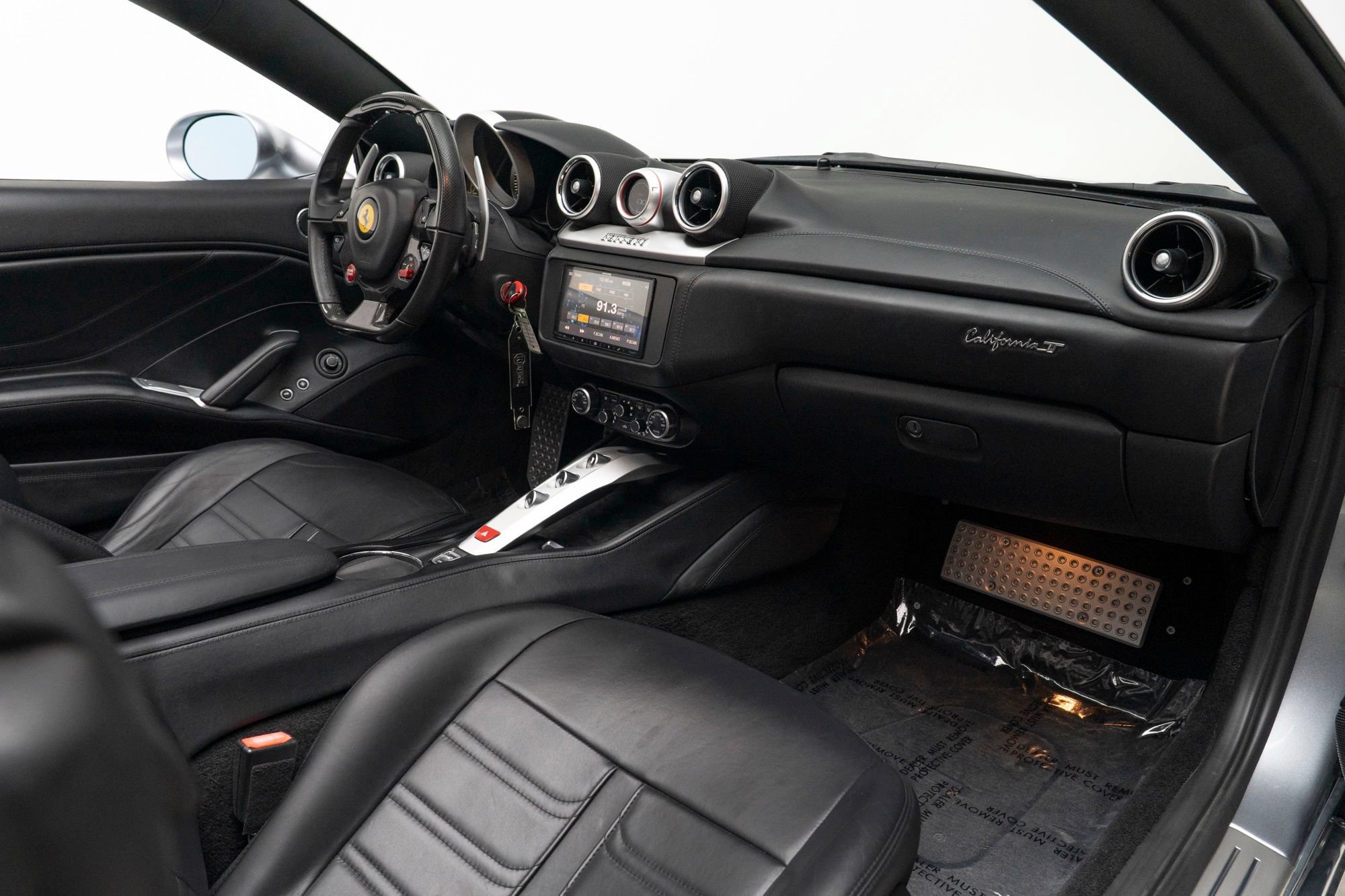 Used 2016 Ferrari California T RWD image 39