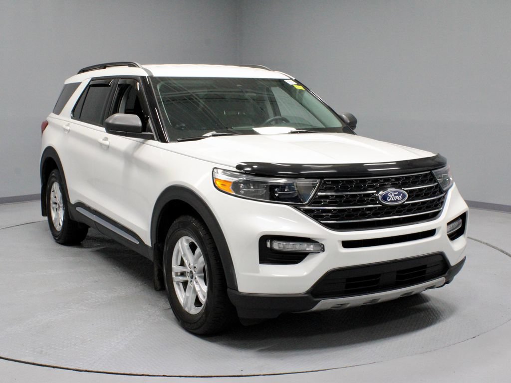 Certified 2023 Ford Explorer XLT w/ Equipment Group 202A AWD/4WD image 1